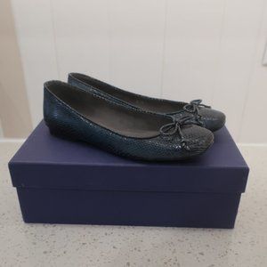Stuart Weitzman Stringon blue crocodile leather flats size 6.5 NIB